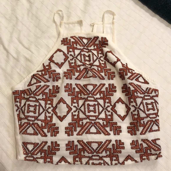 Abercrombie & Fitch Tops - Abercrombie & Fitch crop top